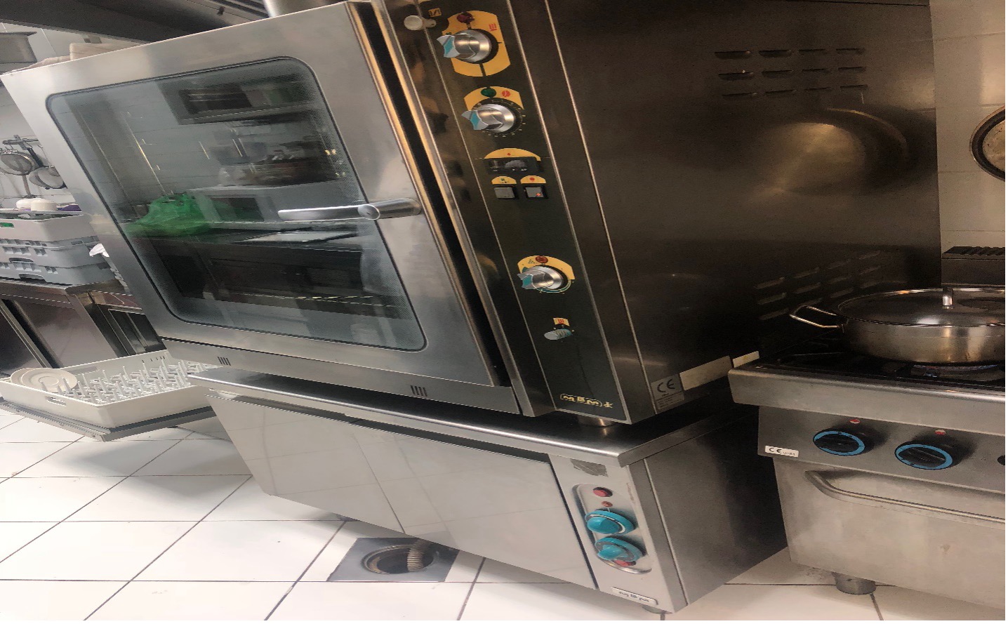 WHOLE COMMERCIAL KITCHEN EQUIPMENT FOR SALE معدات مطبخ تجاري كاملة للبيع