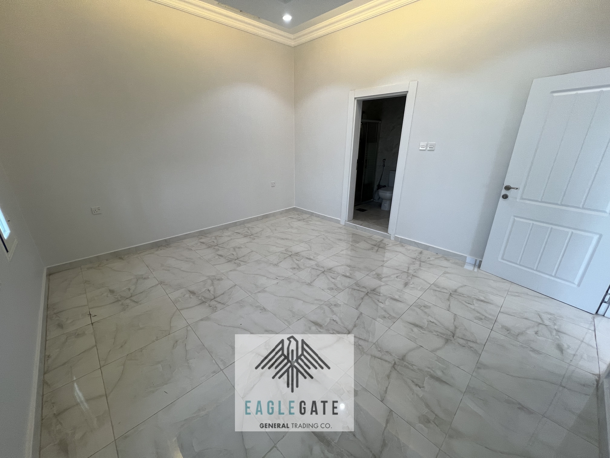 Fnaitees, spacious 5 master bedroom floor