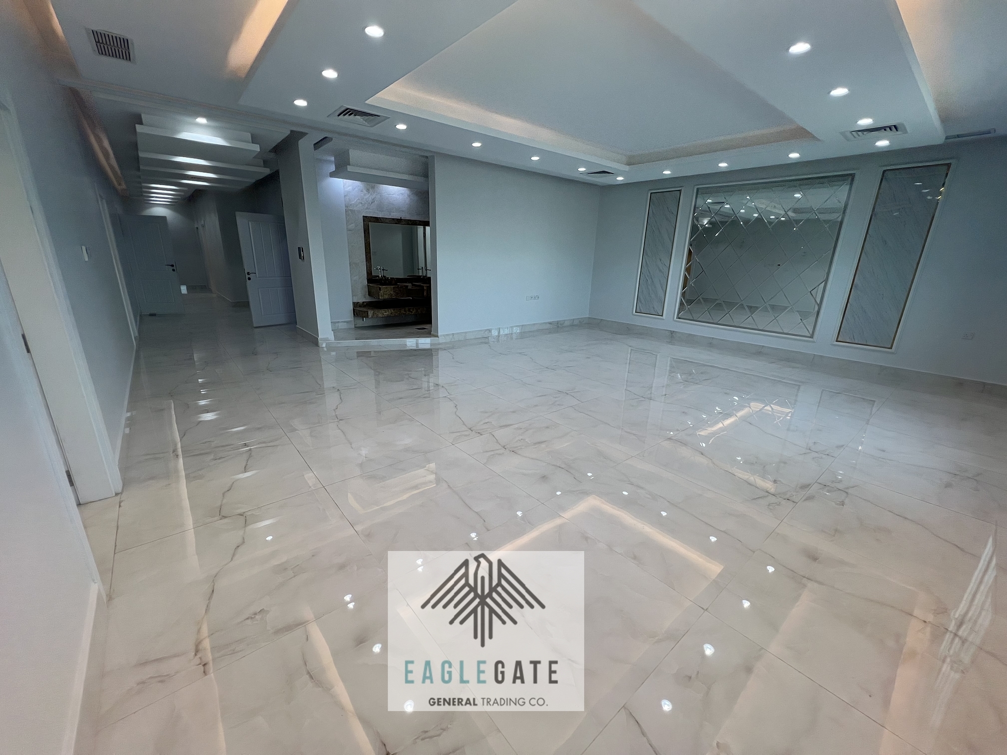 Fnaitees, spacious 5 master bedroom floor