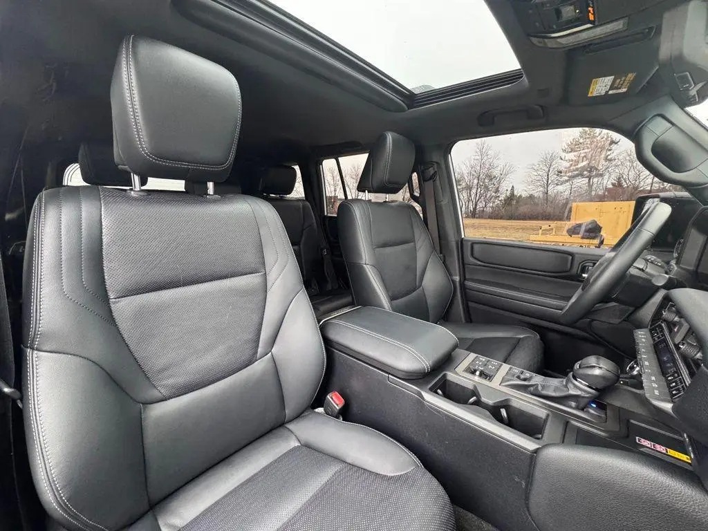 سيارة تويوتا لاند كروزر بيس مستعملة موديل 2024