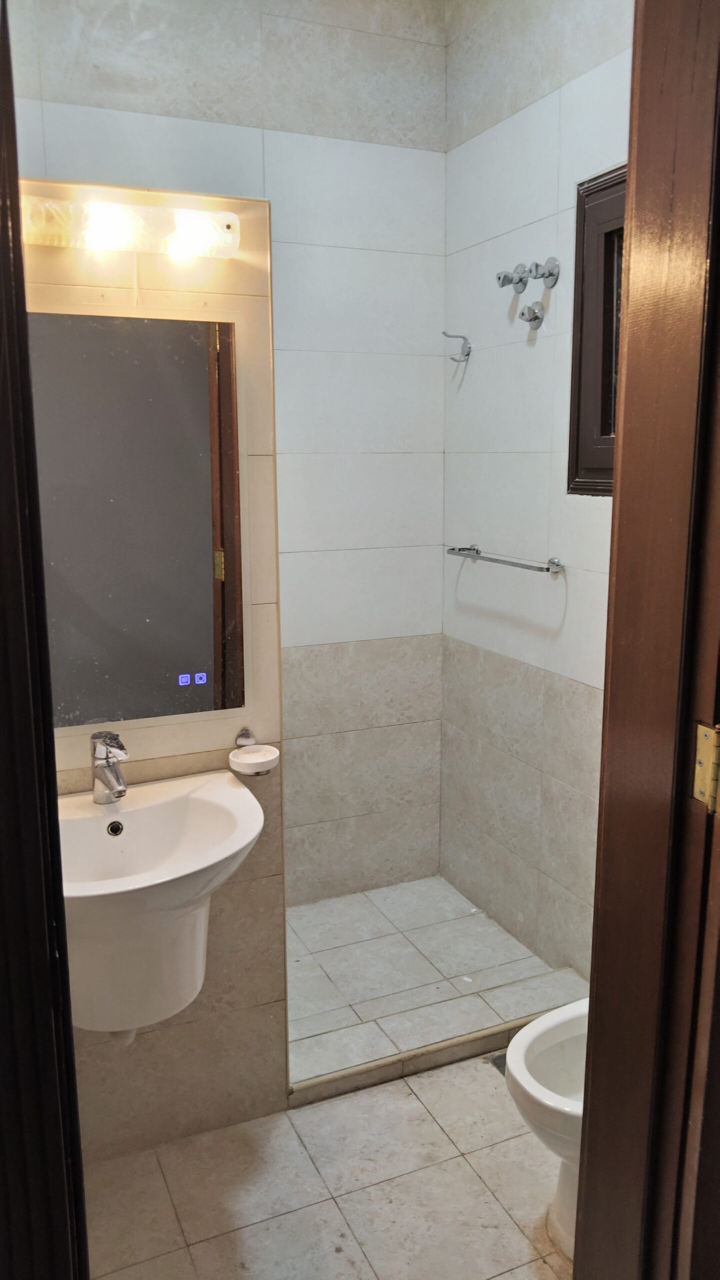 basement 3bhk flate for rent in alzahara