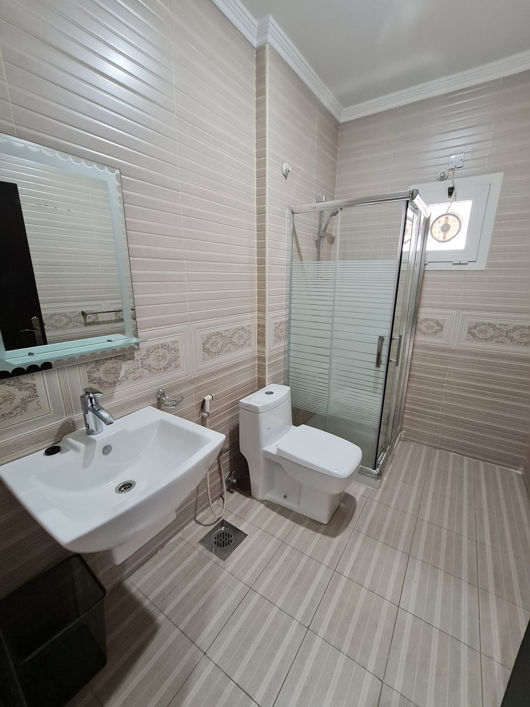 Fintas, spacious 2 bedroom apartment unfurnished